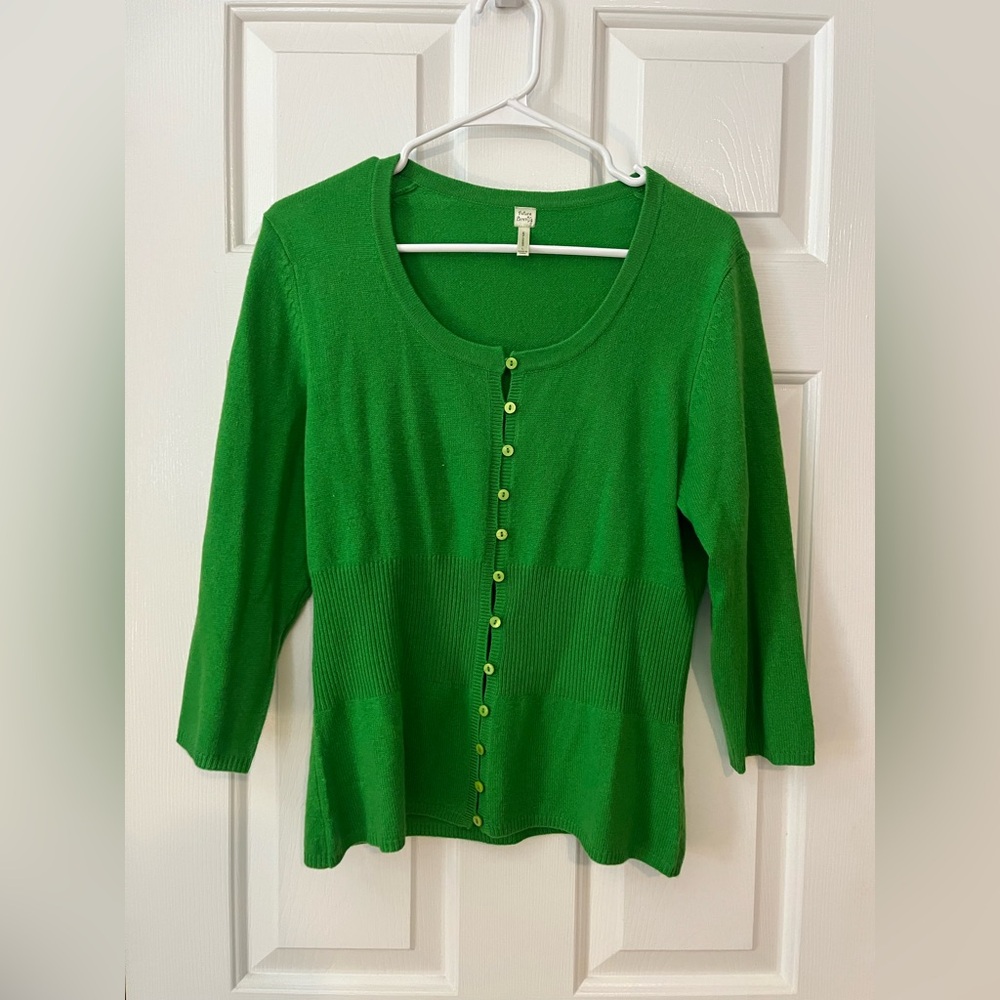 100% cashmere sweater. Kelly green. Size large.
